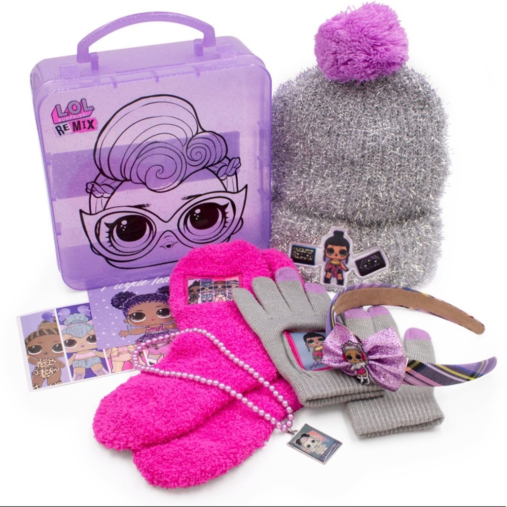 L.O.L. Surprise! Holiday Accessories Gift Bundle